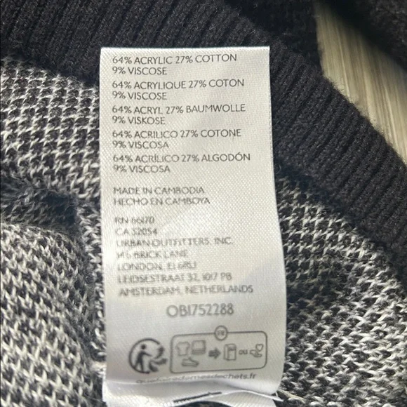 RARE Men’s Urban Outfitters Floral Rose Button Cardigan Sweater - Picture 6 of 6